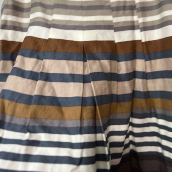 Banana Republic Striped Pleated Skirt - Picture 5 of 6
